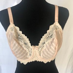 WHIMSY crochet lace bra. Cream and light pink bra. Size 34 D.